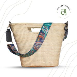 Handmade natural toquilla straw bag